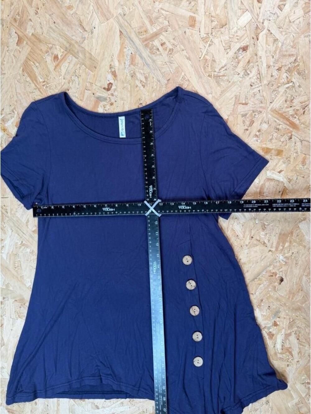 Jouica Women's Navy Blue Asymmetrical Hem T-Shirt Top Size L Button Accent - Picture 8 of 14
